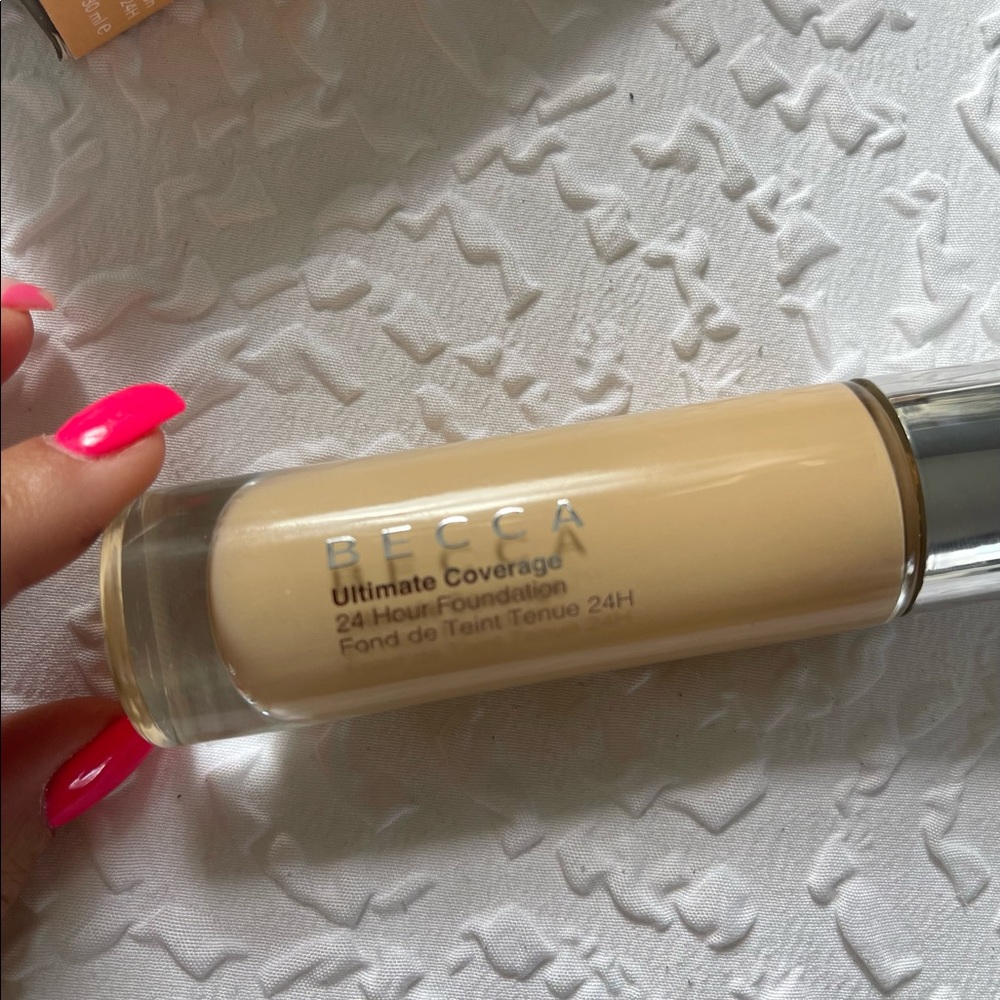 BECCA Ultimate Coverage 24 Hour Foundation - Picture 5 of 6